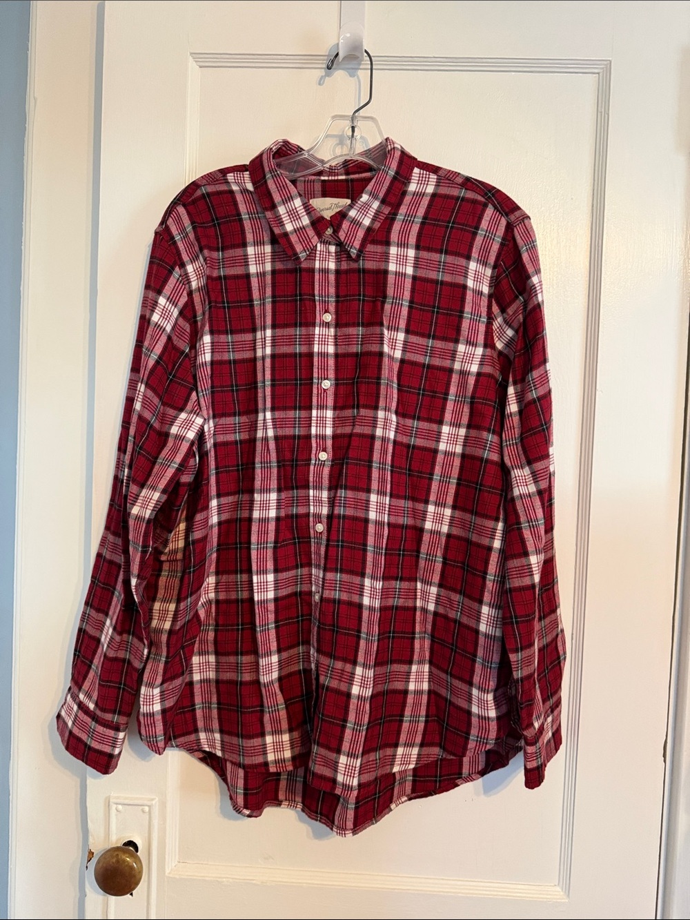 Universal Thread Women’s Flannel Shirt Red Plaid Button-Down Size Large